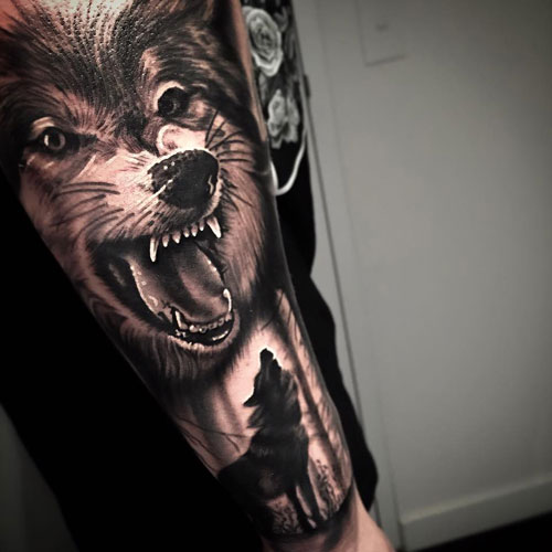 Cool Howling Wolf Tattoo Designs For Men