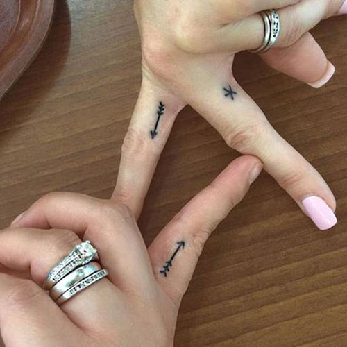 Matching Arrow Finger Sister Tattoo Ideas
