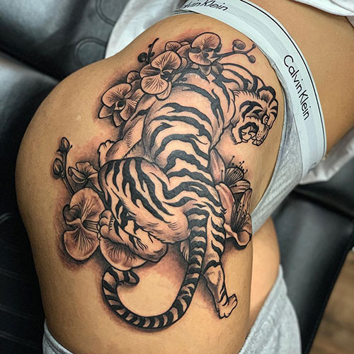 Sexy Thigh Tattoo Designs For Women