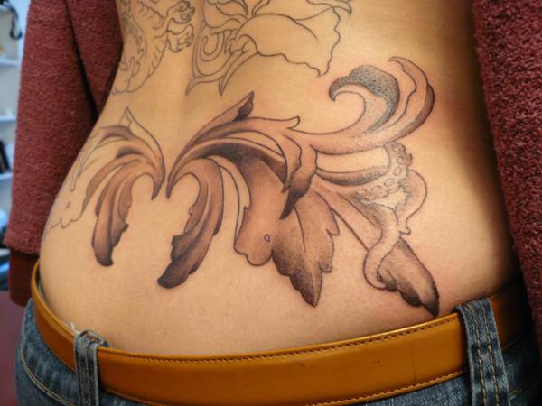 7160916-lower-back-tattoos