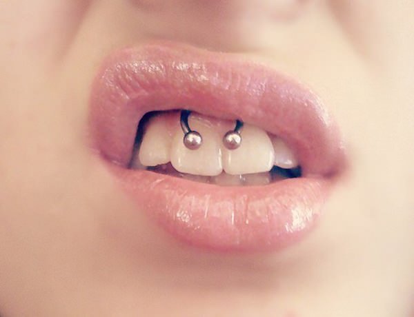 9smiley-piercing-110416